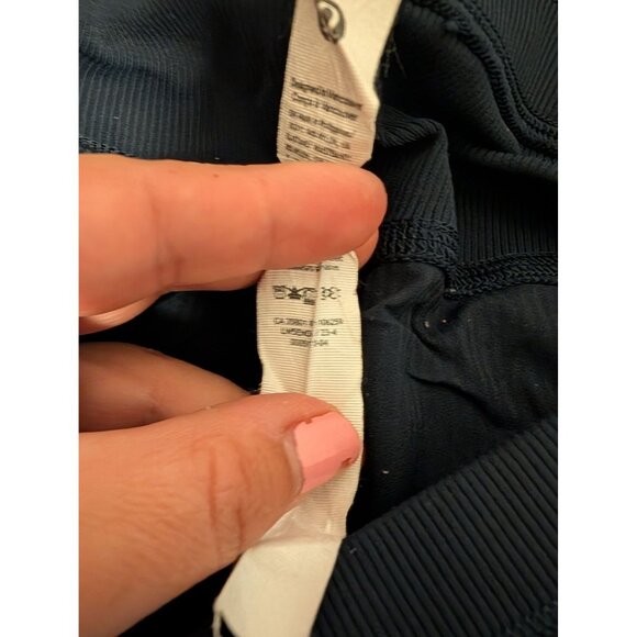 Lululemon Navy Blue Cropped Drawstring Pants Size 8 Lightweight Casual Activewea - Picture 5 of 5